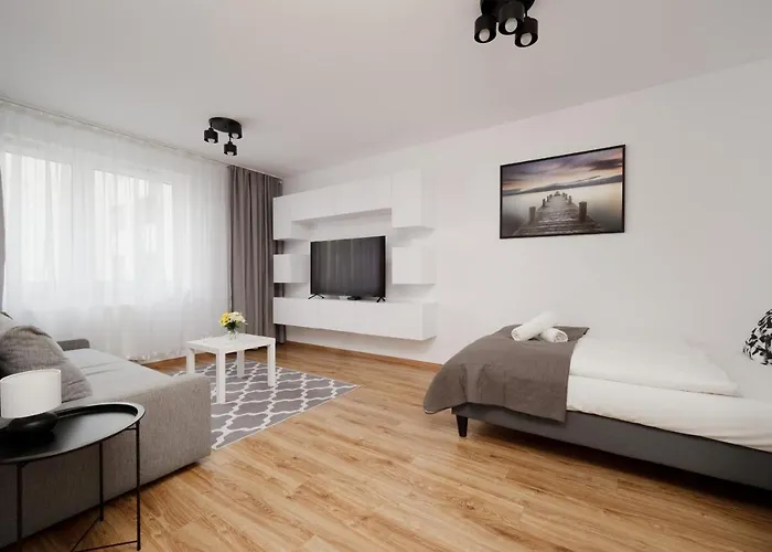 Comfy Legnicka By Renters Апартаменты *