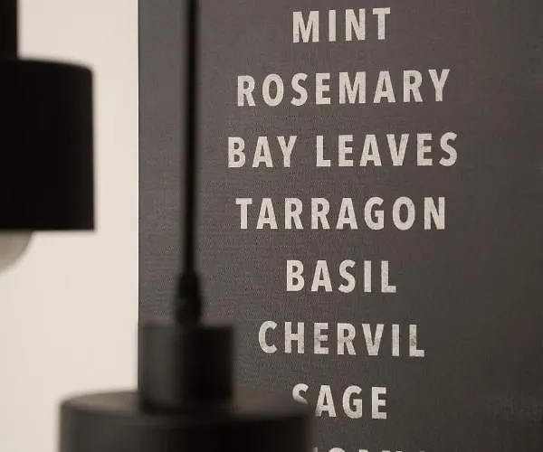 Comfy Legnicka By Renters Апартаменты